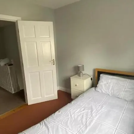 3 Bedroom House-sleeps 5-garden-parking-dromahaire Дом отдыха *