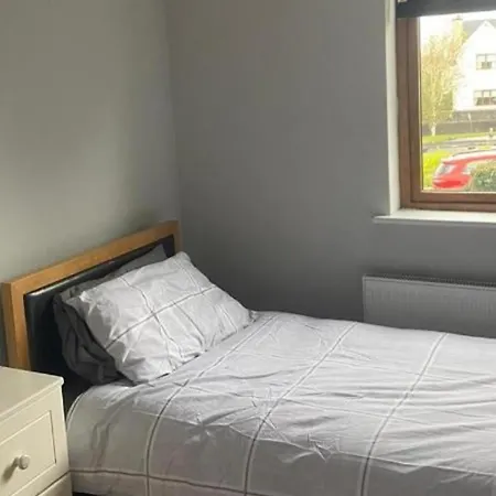 3 Bedroom House-sleeps 5-garden-parking-dromahaire Дом отдыха Слайго