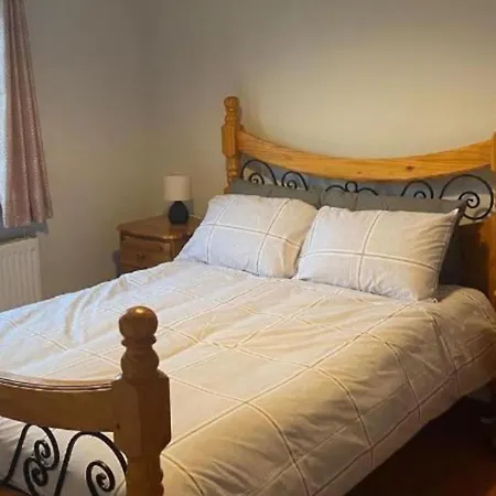 3 Bed-sleeps 5-garden-parking-pets Сasa de vacaciones