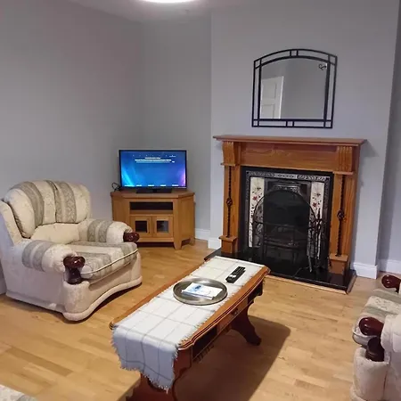 3 Bedroom House-sleeps 5-garden-parking-dromahaire Дом отдыха Слайго