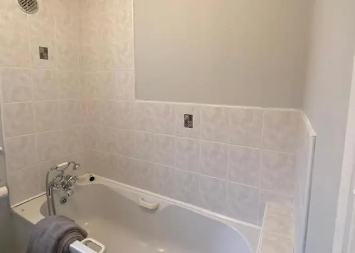 3 Bedroom House-sleeps 5-garden-parking-dromahaire