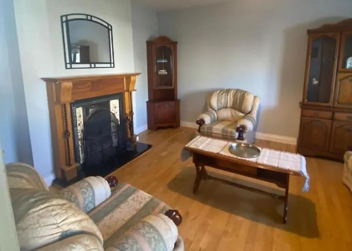 3 Bedroom House-sleeps 5-garden-parking-dromahaire *